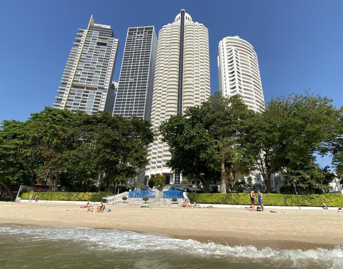 Sky Beach Beachfront Pattaya Exterior photo