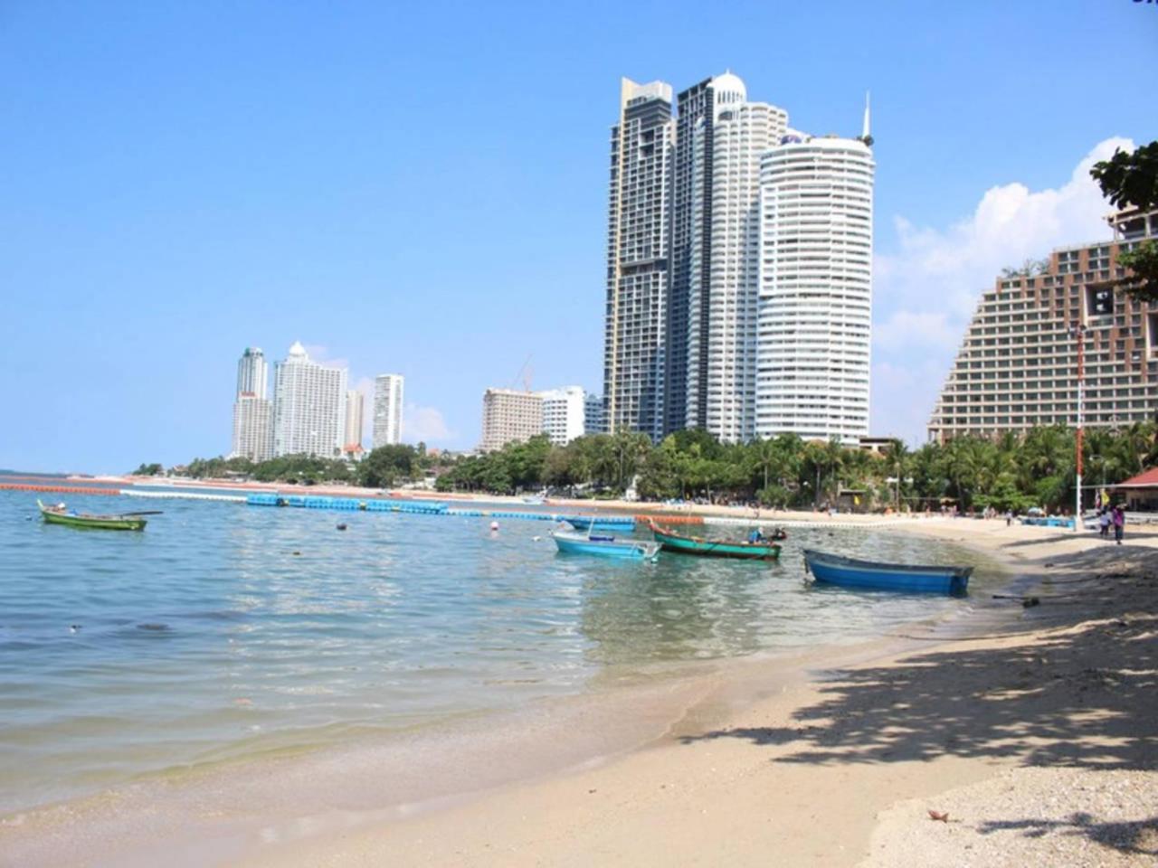 Sky Beach Beachfront Pattaya Exterior photo